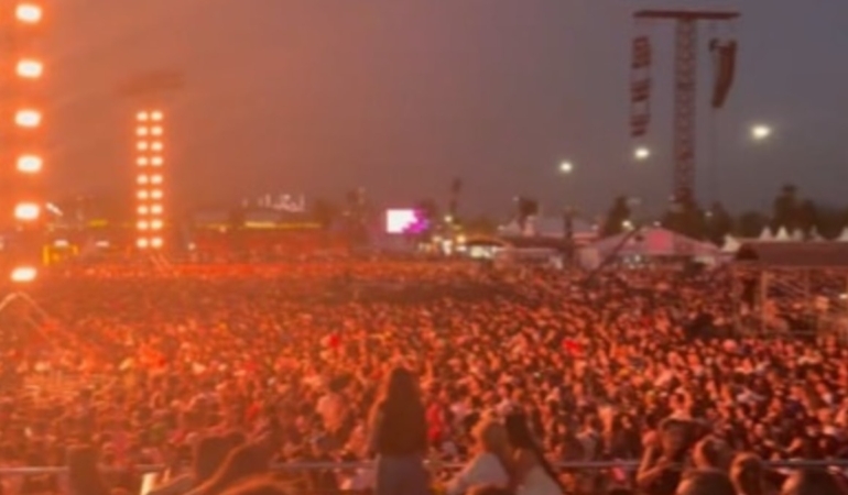 Festivalde iğne atsan yere düşmedi: Manifest konserine 45 bin kişi akın etti