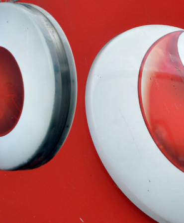 fransiz-milyarder-vodafoneun-en-buyuk-hissedari-oldu-GJzZIjTJ.jpg