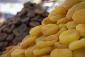 kuru-kayisi-ihracati-yilin-ilk-yarisinda-115-milyon-dolari-asti-IpXST6g8.jpg