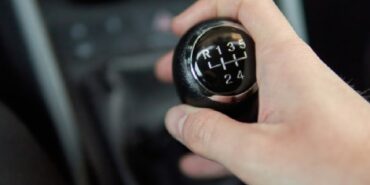 otomotiv-devi-kararini-verdi-efsane-manuel-vites-geri-donuyor-fIzIrRMk.jpg