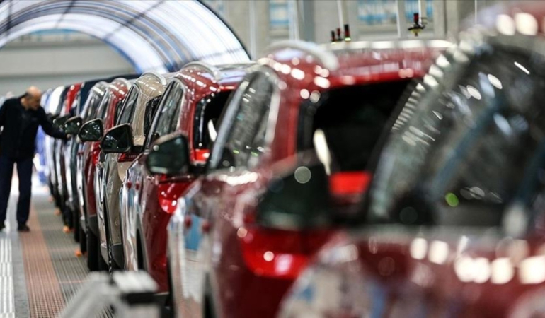 “Otomotiv pazarında yıl sonunu kur ve kredi belirleyecek”