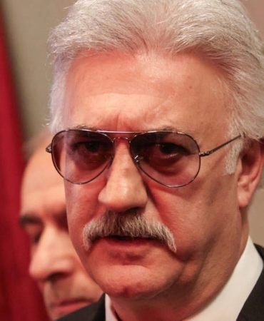 perdenin-arkasinda-yoksulluk-var-hT5xgJAu.jpg