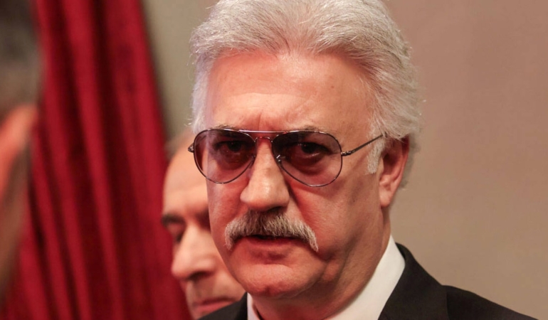 Perdenin arkasında yoksulluk var