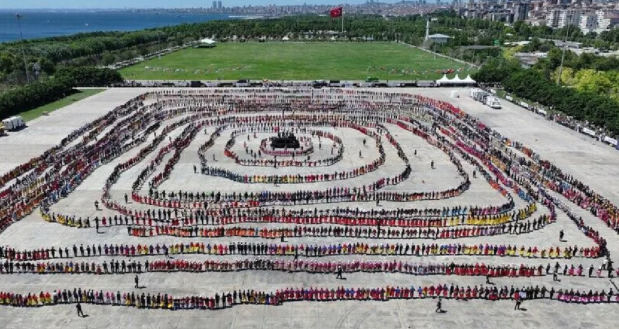 turkiye-rekor-kirdi-yunanistan-bizim-diyerek-cildirdi-5KNXjgR4.jpg