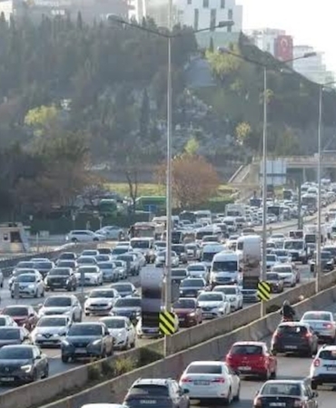 turkiyenin-otomobil-tercihleri-tamamen-degisti-beyaz-renk-ve-dizel-tahtini-kaptirdi-l3v1akTK.jpg
