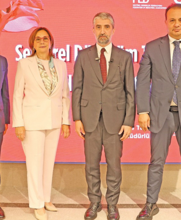 tusiad-baskani-ozan-diren-sanayi-siyaseti-dallari-bahtina-terk-etmemeli-33IQt792.jpg