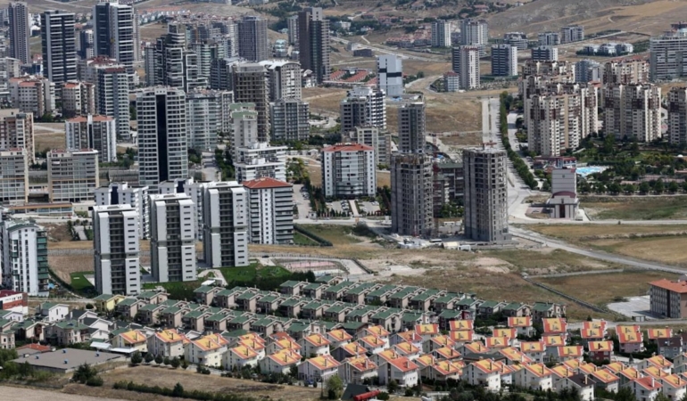 Yüksek faize rağmen rekor geldi: Haziranda konut piyasası alev aldı!