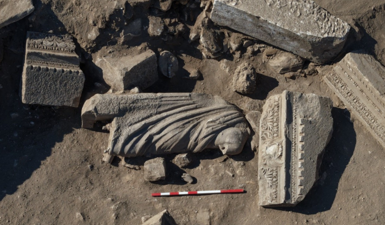 Aspendos’ta Zamanın Tozunu Üfleyen 1800 Yıllık Sağlık Kahramanı