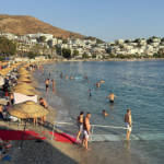 bodrumda-yaz-telasi-oteller-dolu-tartismalar-bol-tatil-keyfi-tam-gaz-QeNZQv2B.jpg