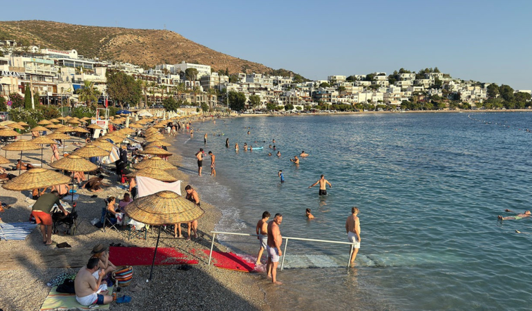 Bodrum’da Yaz Telaşı: Oteller Dolu, Tartışmalar Bol, Tatil Keyfi Tam Gaz!