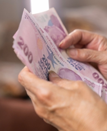 emekli-ayliklarinda-kesinti-ve-ust-sinir-duzenlemesi-he4hQFse.jpg