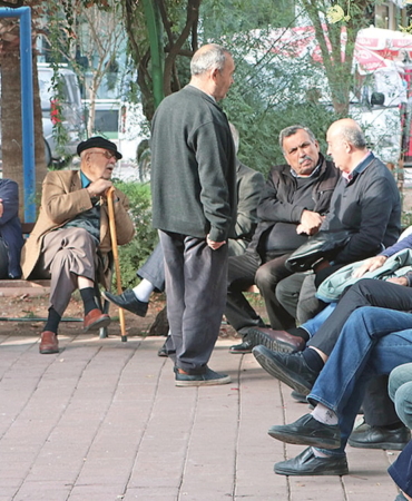 emekli-maaslarindaki-esitsizlik-ve-sgk-endiseleri-nSSMEgas.jpg