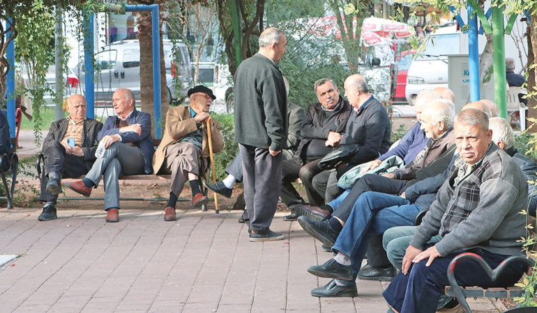 emekli-maaslarindaki-esitsizlik-ve-sgk-endiseleri-nSSMEgas.jpg