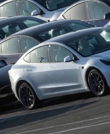 fiyat-balonunu-patlattilar-tesla-ilanda-rekoru-ve-325-bin-tl-ceza-s85dLE6g.jpg