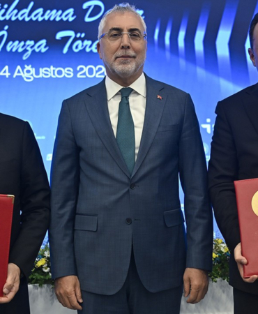 iskur-ve-vakifbank-is-birligiyle-kadin-ve-genc-istihdamini-guclendirme-protokolu-QxzJwfqt.jpg