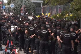 madencilerin-bekleyisi-ve-valilik-karsisi-SFIhaP83.jpg