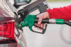 motorinde-beklenen-indirim-netlesti-litre-basina-105-tl-uM5tgIXF.jpg