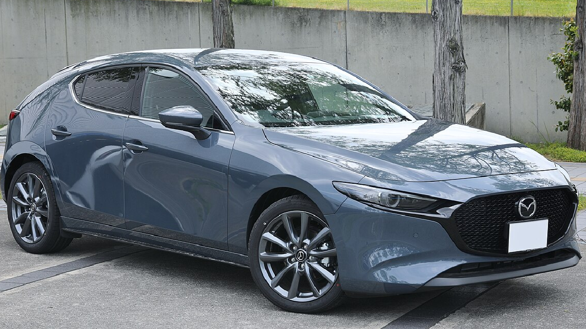 Mazda 3 — Sade ama keyifli