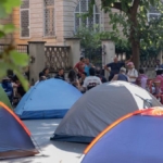romada-dayanisma-kalesi-yanginla-bosaltildi-binlerce-hayat-cadirda-siyaset-kavgada-qLQn4EWg.jpg
