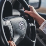 toyota-camry-hibrit-20252026-yazilim-geri-cagirmasi-XYriulD8.jpg