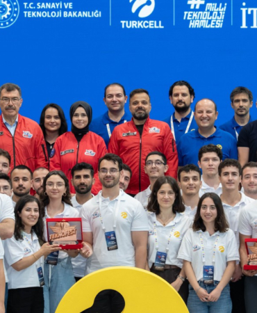 turkcell-ve-t3-vakfi-is-birligiyle-5g-ve-yapay-zek-destekli-akilli-yol-guvenligi-cVdamM38.jpg