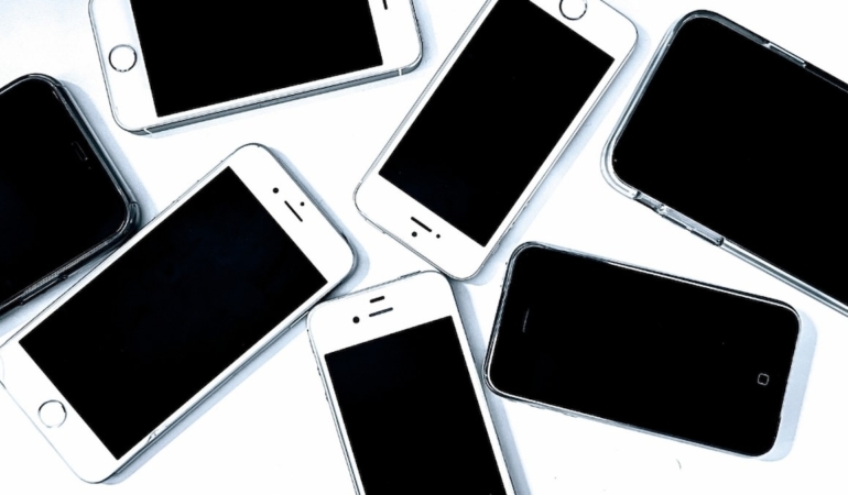 Akıllı Telefon Pazarında Ucuz Modellerin Azalması: Orta ve Üst Segmente Geçişin Stratejik Etkileri