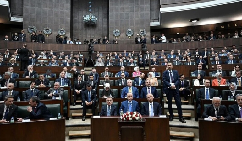 AKP’nin SPK Açıklamasına Tepkiler