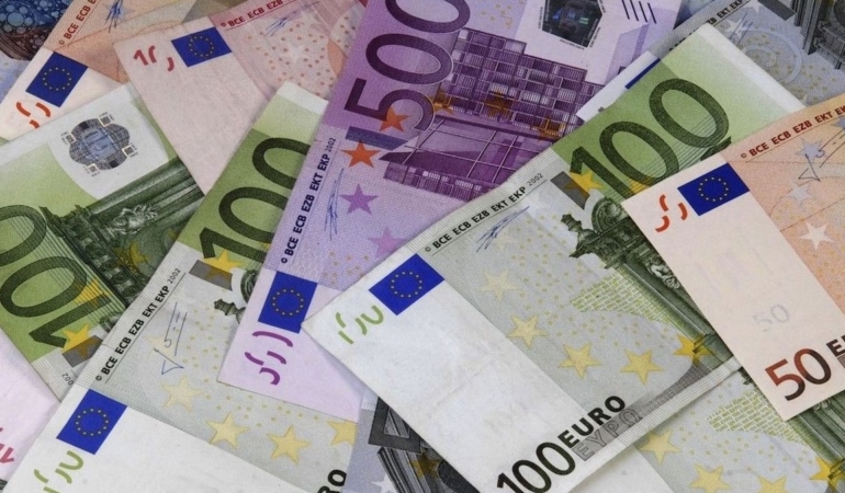 amcasinin-kasasinda-15-milyar-lira-buldu-euroya-cevrilemeyen-servetin-perde-arkasi-vcu3yQve.jpg