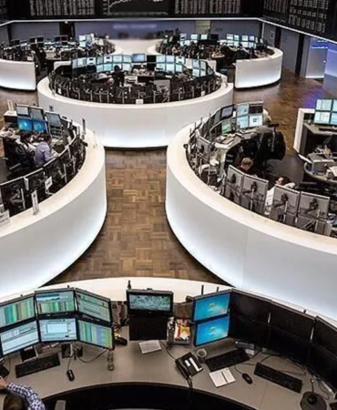 avrupa-borsalari-gunu-karisik-seyirle-kapatti-stoxx-europe-600-hafif-artida-wgNztxXK.jpg