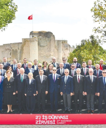 belirsizlikte-dayaniklilik-turkiyenin-yeni-iktisadi-ufku-Bj1NbVRj.jpg