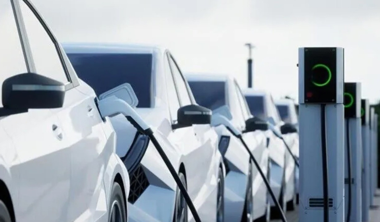 Elektrikli Dalga: Avrupa Otomotivinde Şarj Zamanı