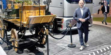 elektrikli-kamyonun-izinde-mercedesbenz-turkte-yeni-donem-ve-yatirim-hamleleri-cW3nrLie.jpg