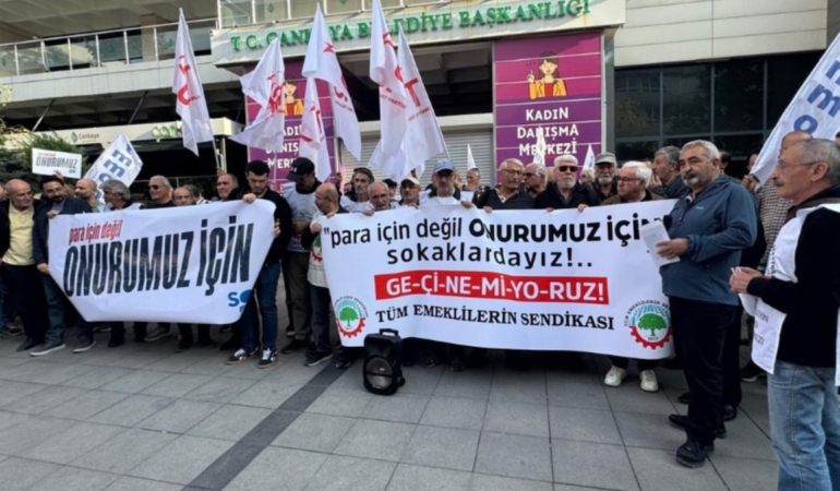Emeklilerden ‘Geçinemiyoruz’ Çağrısı
