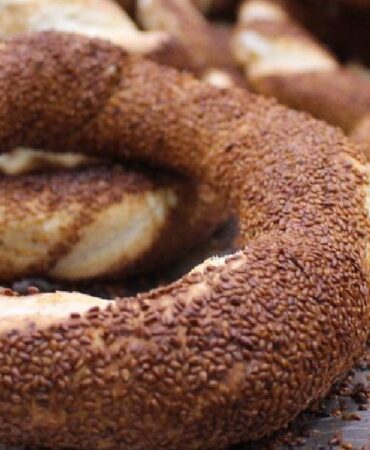 istanbulda-simit-fiyati-30-liraya-yukseldi-c3b2VX6d.jpg