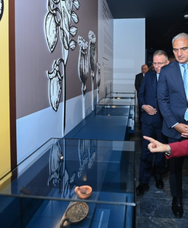 kutahyanin-renkli-mirasi-cini-kazi-ve-muzede-bir-gun-D8ZIUXbU.jpg