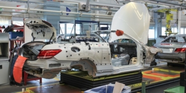 mercedesin-almanyadaki-gelecegi-calisma-saatlerinden-fabrika-kapisina-kadar-hamleler-PqFOVDp8.jpg