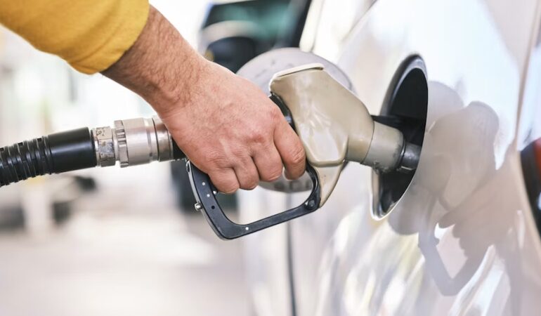 Motorine Beklenen Zam ve Küresel Etkenler