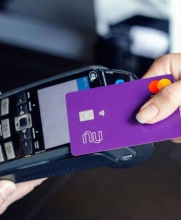 nubank-ve-monzo-icin-erken-asama-birlesme-gorusmeleri-c9EY8TPU.jpg
