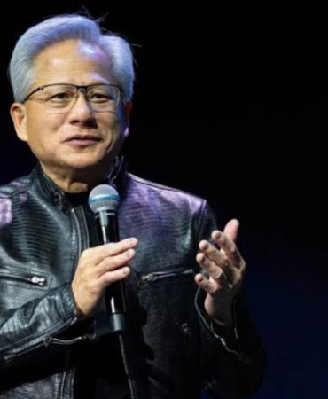 nvidia-ceosu-jensen-huang-hizli-ilerleme-guvenlikle-birlikte-surmeli-3tETWIUC.jpg
