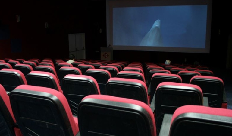 perde-aciliyor-turkiye-sinema-festivali-ikinci-perde-soleni-hWQVVzGp.jpg