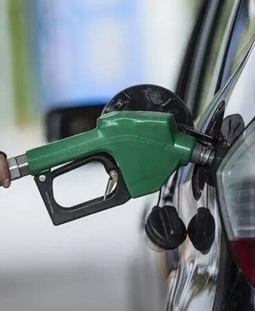 petrolde-yukselis-ve-akaryakita-etkisi-WLuVSNSq.jpg