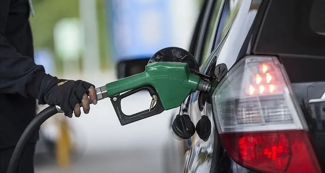 petrolde-yukselis-ve-akaryakita-etkisi-WLuVSNSq.jpg