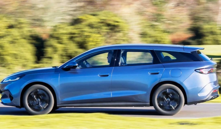 SEAL 6 DM-i: Hibrit Sedan ve Touring ile İngiltere Sahnesinde
