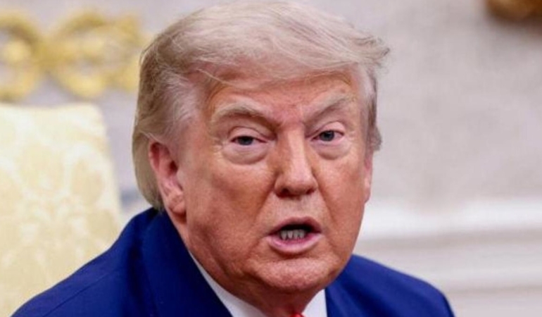 Trump, NVIDIA CEO’sunu Sahnede Aradı: ‘Yapay Zeka Tehdidi Bir Aldatmaca’ Diyen Başkanın Şaşırtan Görüşmesi