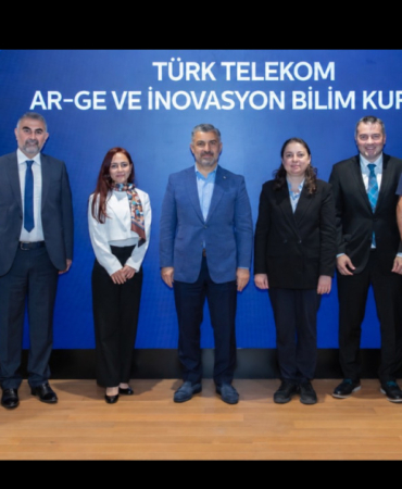 turk-telekom-ar-ge-ve-inovasyon-bilim-kurulu-akademisektor-is-birligini-guclendirme-hamlesi-DmR4cWtk.jpg