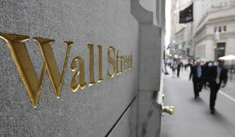 Wells Fargo’dan S&P 500 ve Teknoloji Görünümü: Hedef Aşağı Çekildi, Riskler Belirginleşti