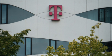 300-milyar-dolarlik-dev-birlesme-askiya-alindi-t-mobile-ve-deutsche-telekom-anlasmasinda-kriz-YmjAKO61.jpg