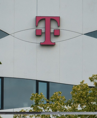 300-milyar-dolarlik-dev-birlesme-askiya-alindi-t-mobile-ve-deutsche-telekom-anlasmasinda-kriz-YmjAKO61.jpg