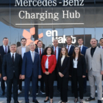 mercedes-benz-ve-en-yakittan-turkiyede-bir-ilk-720-kwlik-hizli-sarj-istasyonu-acildi-f2X8zddv.jpg
