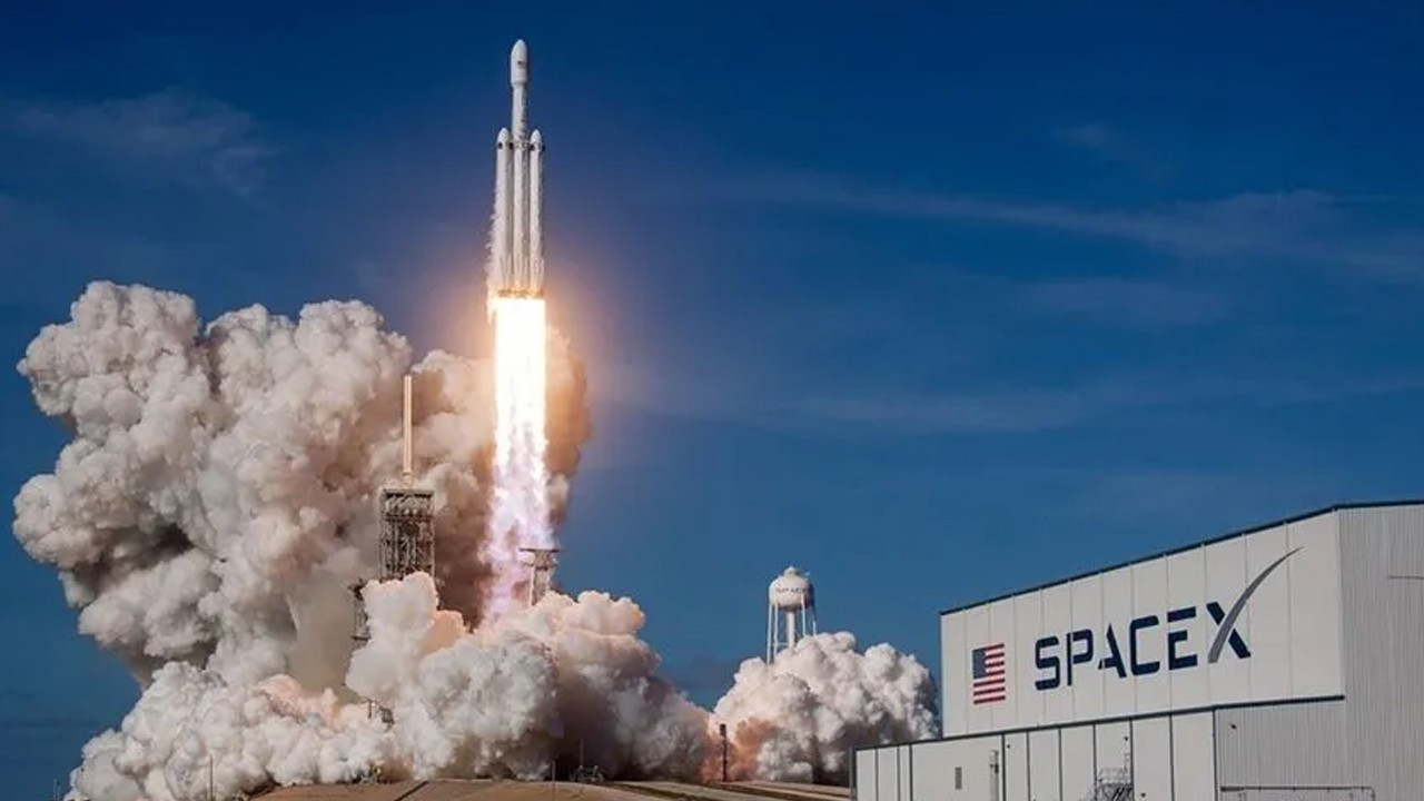 spacex-yapay-zeka-icin-40-milyar-dolarlik-anlasma-yapti-aLS1IPLB.jpg
